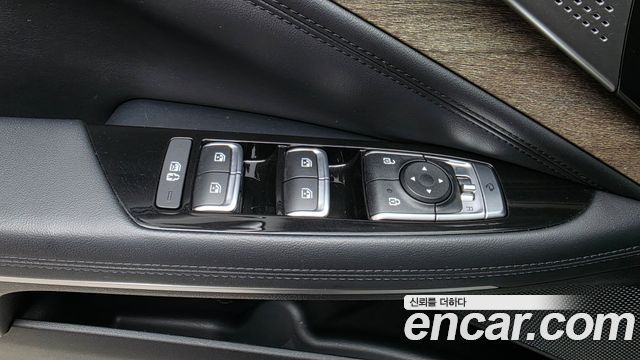 Kia K8 2.5 Gasoline 2WD Noblesse 2023 — фото 31