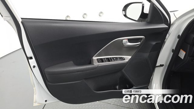 Kia Niro Plus Air (Taxi Trim) 2024 — фото 30