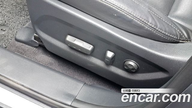 Hyundai Santa Fe (DM) Diesel(e-VGT) 2.0 2WD Premium 2013 — фото 31