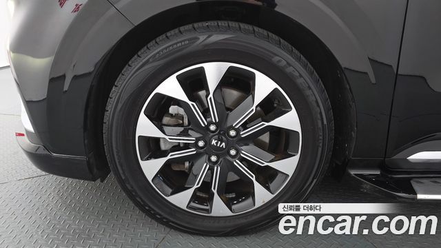 Kia Carnival (IV) Gasoline 9-Seater Hi-Limousine Signature 2021 — фото 5