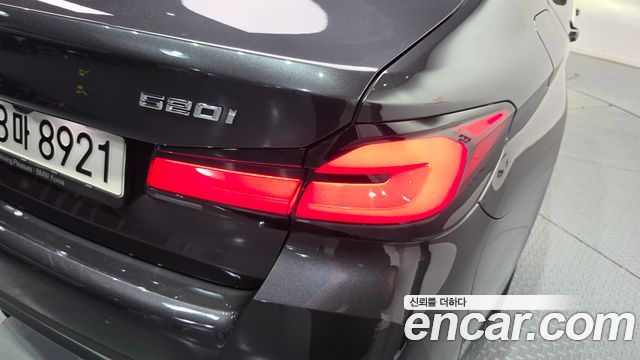 BMW 5 Series (G30) 520i M Sport 2022 — фото 23