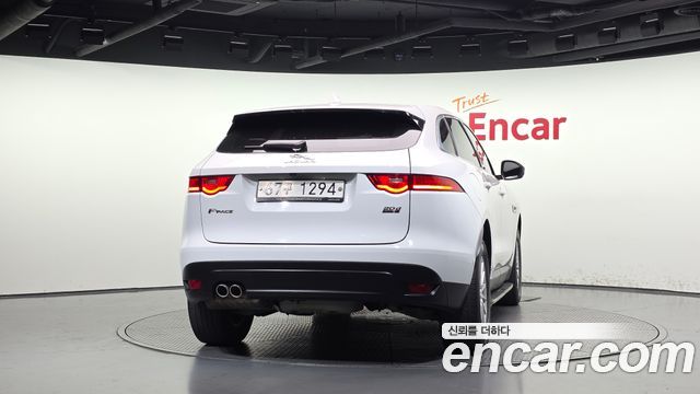 Jaguar F-PACE 20d Prestige 2017 — фото 4