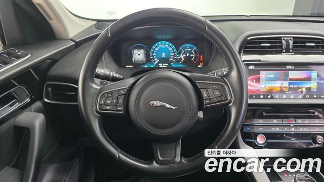 Jaguar F-PACE 20d Prestige 2017 — фото 13