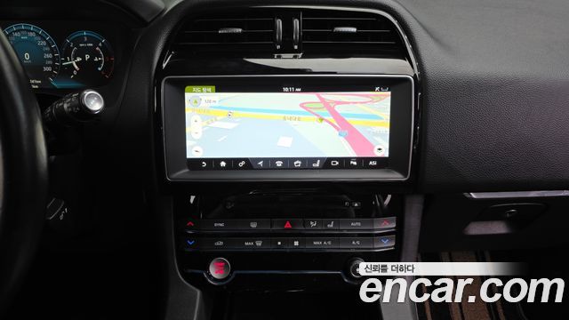 Jaguar F-PACE 20d Prestige 2017 — фото 14