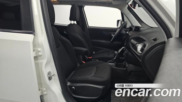 Jeep Renegade 2.4 Longitude 2020 — фото 10