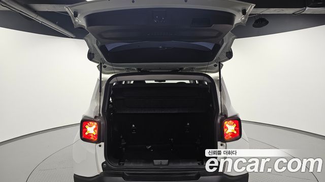 Jeep Renegade 2.4 Longitude 2020 — фото 20