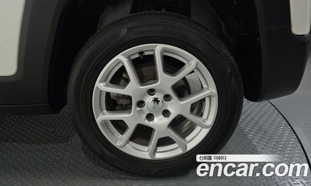 Jeep Renegade 2.4 Longitude 2020 — фото 21