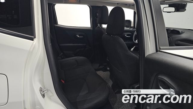Jeep Renegade 2.4 Longitude 2020 — фото 26