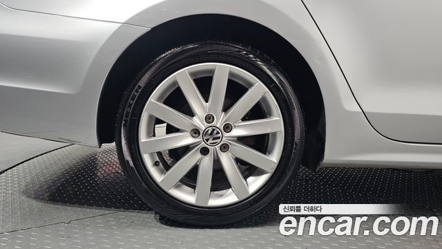Volkswagen Jetta 2.0 TDI 6th 2013 — фото 5