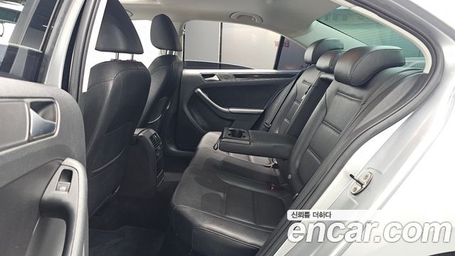 Volkswagen Jetta 2.0 TDI 6th 2013 — фото 12