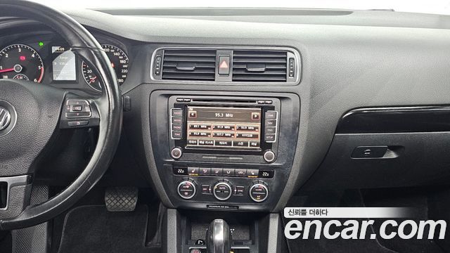 Volkswagen Jetta 2.0 TDI 6th 2013 — фото 14