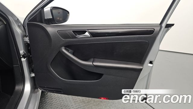 Volkswagen Jetta 2.0 TDI 6th 2013 — фото 24