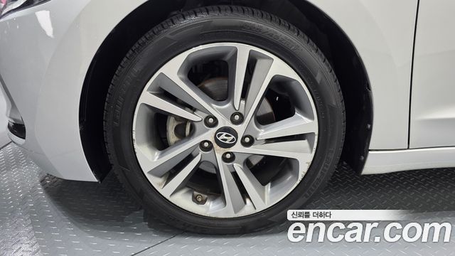 Hyundai Avante (AD) 1.6 e-VGT Premium 2016 — фото 5