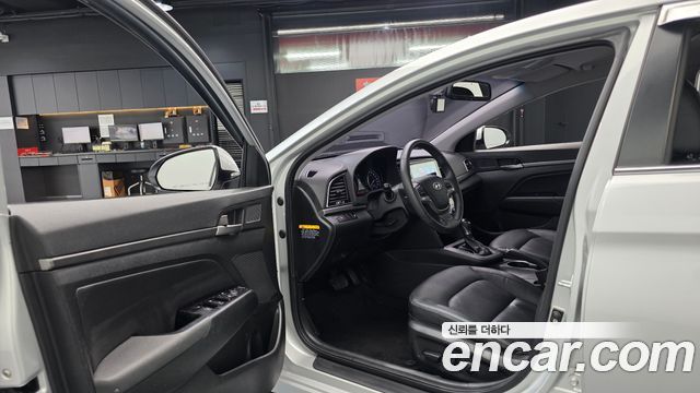 Hyundai Avante (AD) 1.6 e-VGT Premium 2016 — фото 10