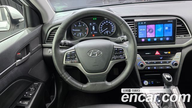 Hyundai Avante (AD) 1.6 e-VGT Premium 2016 — фото 13