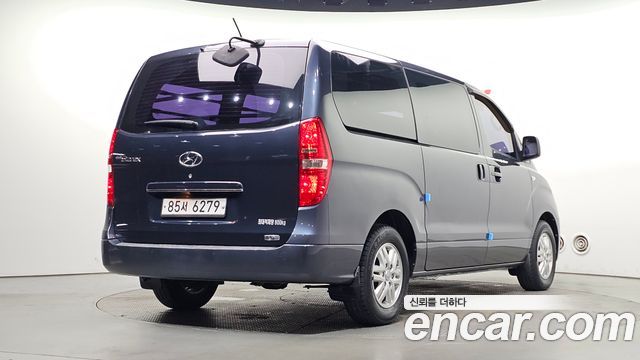 Hyundai Grand Starex 3-Seater LPi VAN Smart 2018 — фото 2