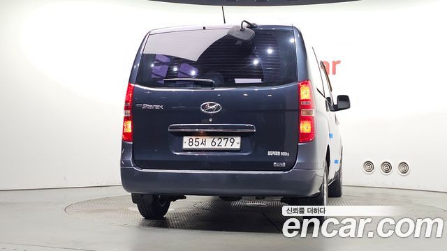 Hyundai Grand Starex 3-Seater LPi VAN Smart 2018 — фото 4