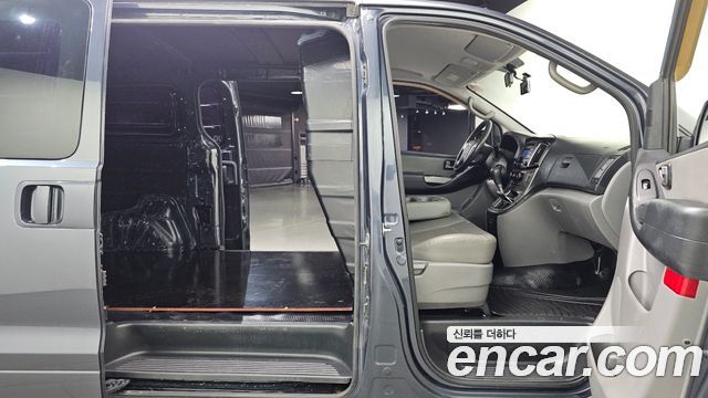 Hyundai Grand Starex 3-Seater LPi VAN Smart 2018 — фото 12