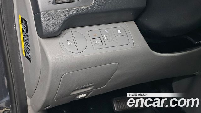 Hyundai Grand Starex 3-Seater LPi VAN Smart 2018 — фото 14