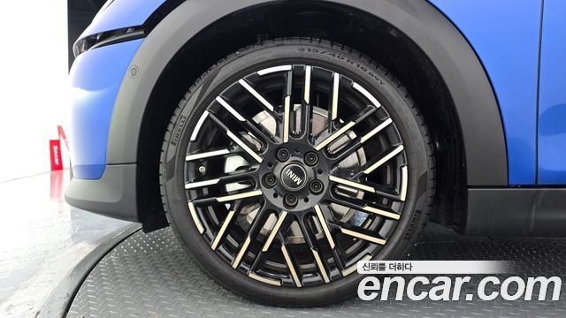 MINI Cooper S (IV) 5 Door Favoured 2025 — фото 5