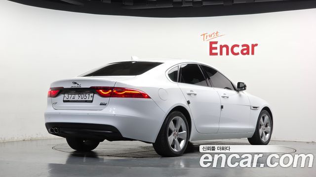 Jaguar XF (X260) 20d Prestige AWD 2017 — фото 2