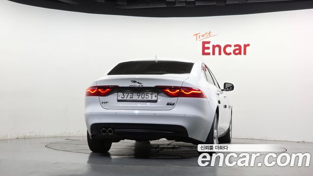Jaguar XF (X260) 20d Prestige AWD 2017 — фото 4