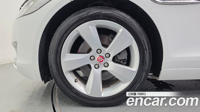 Jaguar XF (X260) 20d Prestige AWD 2017 — фото 5