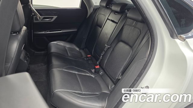 Jaguar XF (X260) 20d Prestige AWD 2017 — фото 22