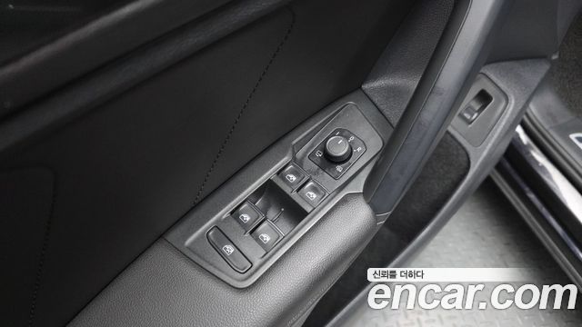 Volkswagen Tiguan (II) 2.0 TDI Premium 2021 — фото 16