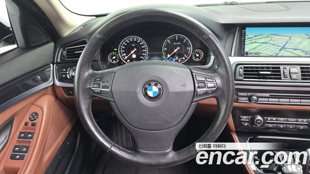 BMW 5 Series (F10) 520d xDrive M Aero Dynamic 2016 — фото 13