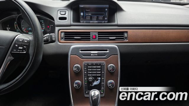 Volvo XC70 D5 3rd 2014 — фото 14