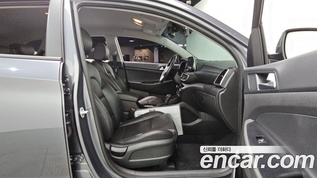 Hyundai Tucson Gasoline 1.6 turbo 2WD Modern 2019 — фото 11