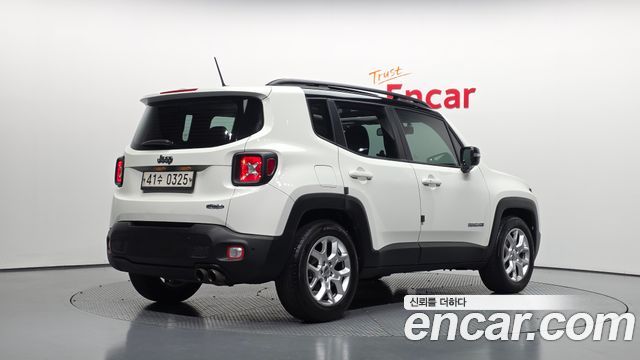 Jeep Renegade 2.4 Longitude 2016 — фото 2