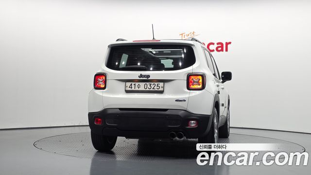Jeep Renegade 2.4 Longitude 2016 — фото 4