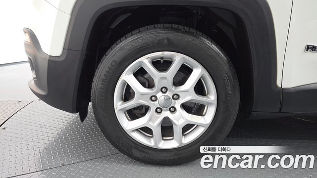 Jeep Renegade 2.4 Longitude 2016 — фото 5