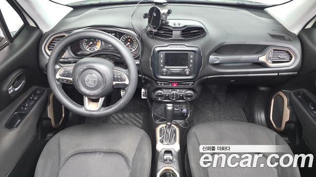 Jeep Renegade 2.4 Longitude 2016 — фото 7