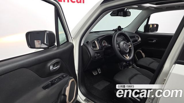 Jeep Renegade 2.4 Longitude 2016 — фото 10
