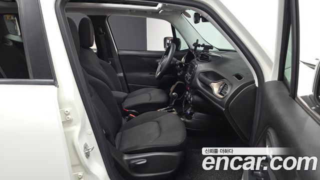 Jeep Renegade 2.4 Longitude 2016 — фото 11