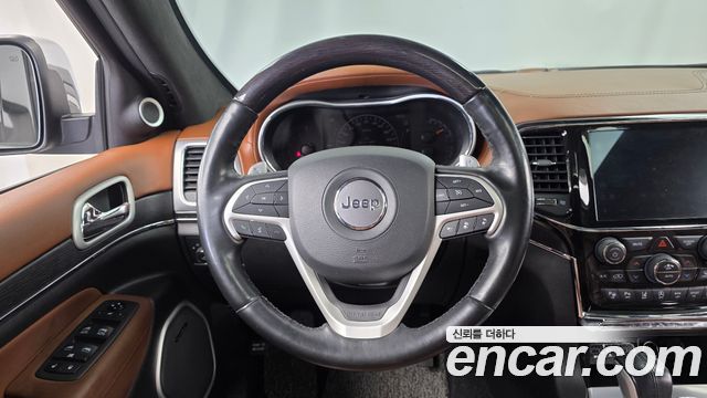 Jeep Grand Cherokee 3.6 Summit WK2 2021 — фото 12
