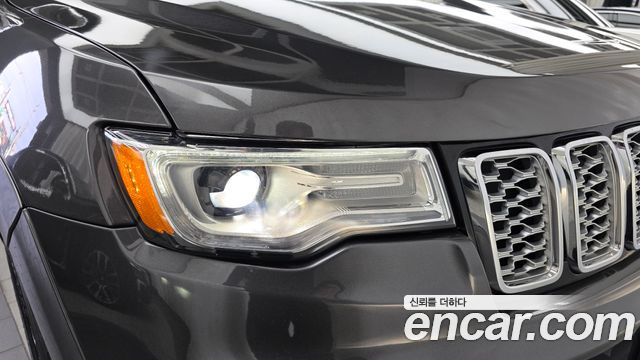 Jeep Grand Cherokee 3.6 Summit WK2 2021 — фото 22