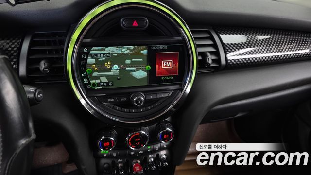 MINI Cooper S 5Door Standard 3rd 2019 — фото 13