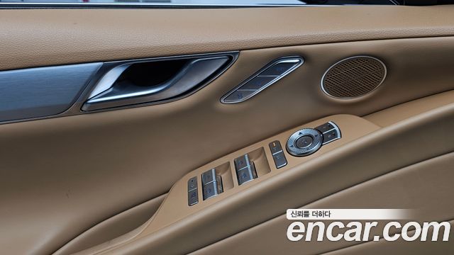 Genesis G80 (RG3) Gasoline 2.5 Turbo AWD 2025 — фото 36