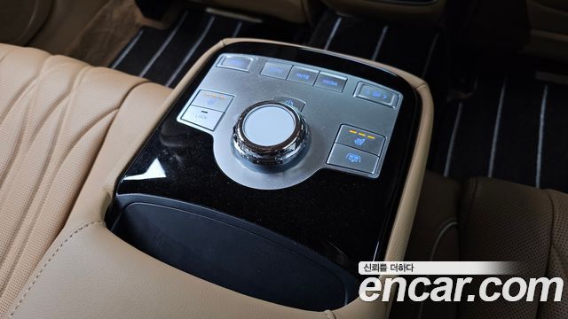 Genesis G80 (RG3) Gasoline 2.5 Turbo AWD 2025 — фото 38