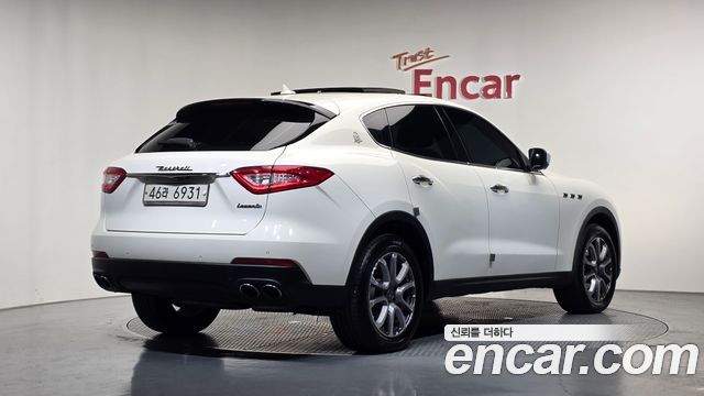 Maserati Levante 3.0 AWD Premium 2017 — фото 2