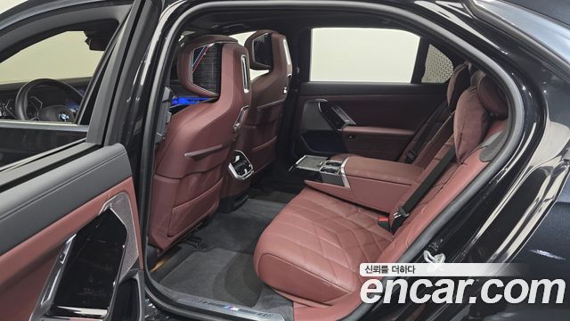 BMW 7 Series (G70) 740d xDrive M Sport 2025 — фото 12
