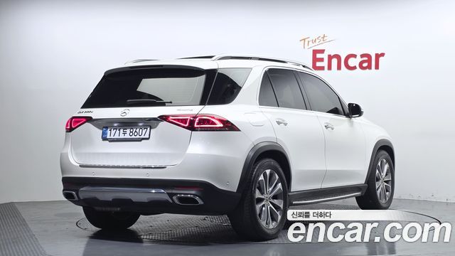 Mercedes-Benz GLE-Class (W167) GLE300d 4MATIC 2021 — фото 2