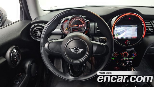 MINI Cooper Standard Third Generation 2015 — фото 13