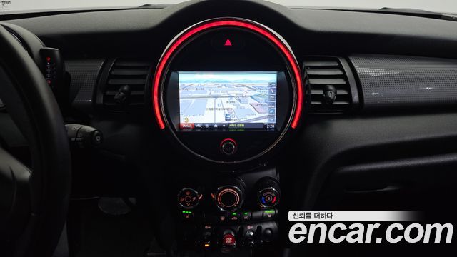 MINI Cooper Standard Third Generation 2015 — фото 14