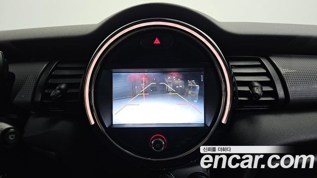 MINI Cooper Standard Third Generation 2015 — фото 15