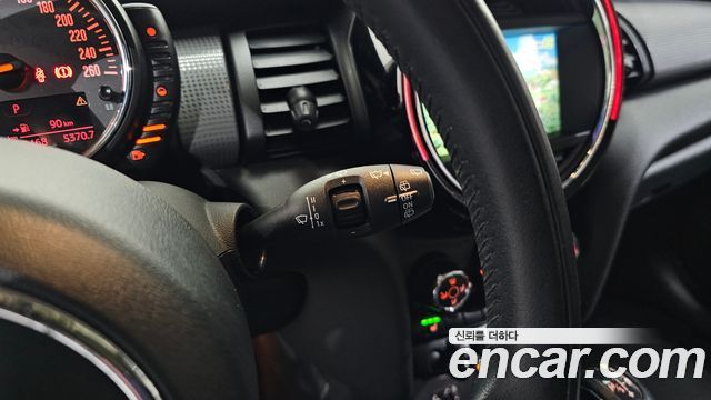 MINI Cooper Standard Third Generation 2015 — фото 18